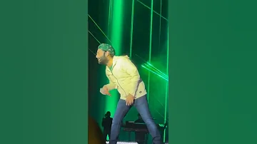 Arijit Singh Dancing And Singing In First Class Song Arijitsingh Arijitsinghlive Firstclass Kalank 