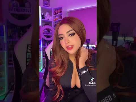 arigameplays enseña sus tetas bailando