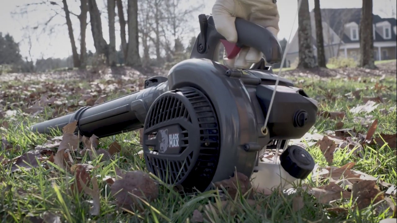 How to Change the Leaf Blower From Vacuum to Blower