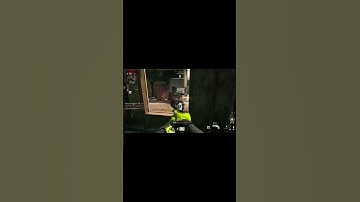 Think Fast you might need both weapons #shorts #callofduty #cod #codclips #mw2 #modernwarfare