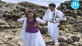 Alibaba Aradajanu Dongalu Movie Songs - Yerra Buggalu Chusuko Song - Rajendraprasad - Ravali 