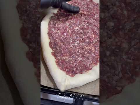 Qiymali turkcha pide #pide #türkçe #kıymalıpide #kıymalıyemekler #cooking #shortsfood #рекомендации