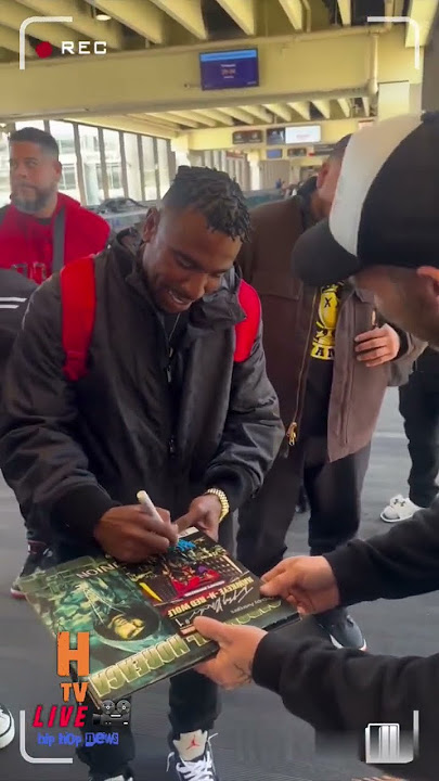 Fan Gets Nore To Sign All Classic Capone-N-Noreaga Vinyl Records #noreaga