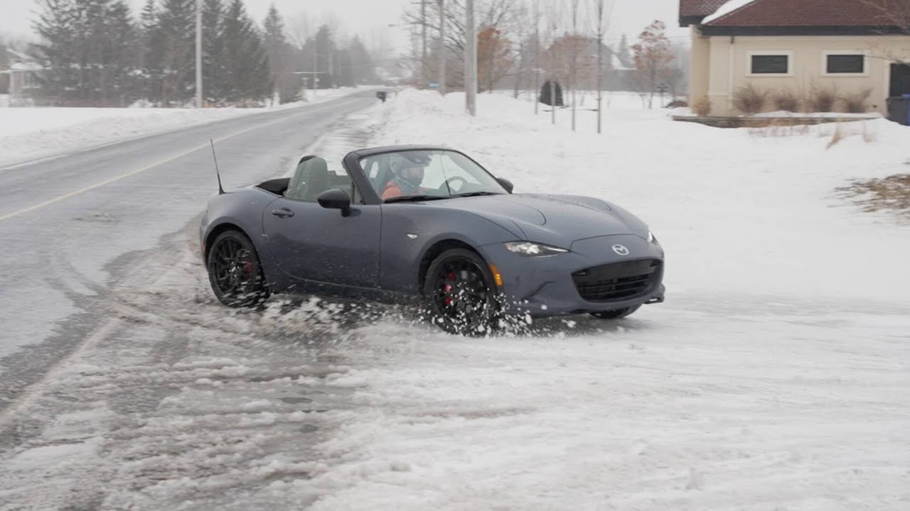 On a conduit la Mazda MX-5 2021 en plein hiver!