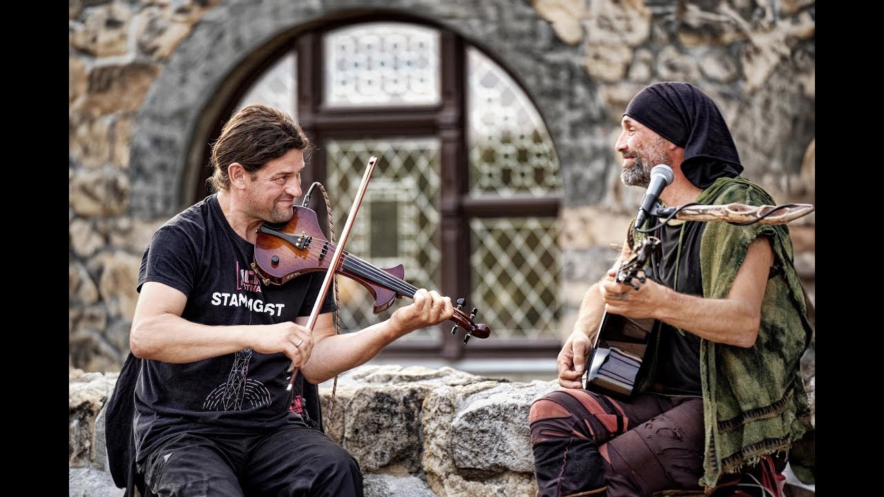 Driftwood Holly auf der Burg Altrathen