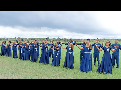 NINASHANGAZWA -Kwaya ya Mt. Vincent Pallotti Makiungu Singida (Official Video-HD)_tp