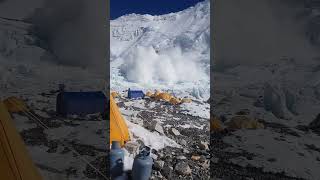 MASSIVE Everest Avalanche caught on camera