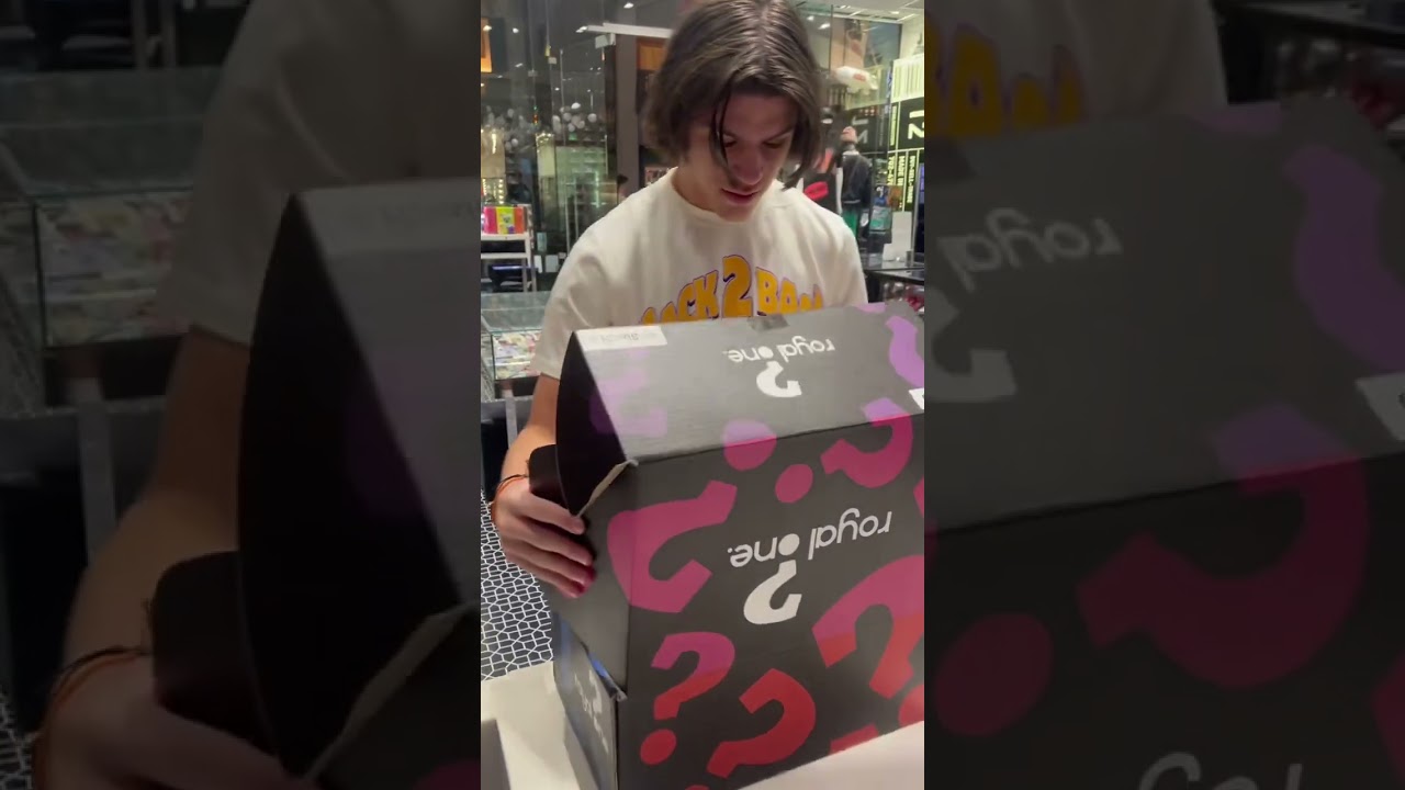 Opening a $300 Royal One mystery box live in Las Vegas ￼