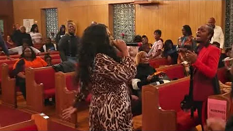Lillian Lloyd Singing I Know What Prayer Can Do Wi...