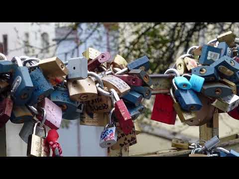 Video: Parížsky „Love Bridge“sa Zrúti Pod Váhou Vašej Lásky