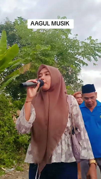 Mbak fitri AAGUL MUSIK || GARA-GARA SEBOTOL MINUMAN.