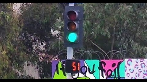 Malfunctioning Countdown Pedestrian Signal (Federal Blvd & 60th St)