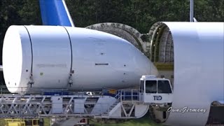 Unloading A Boeing DreamLifter 747LCF Jumbo Jet @ KPAE Paine Field