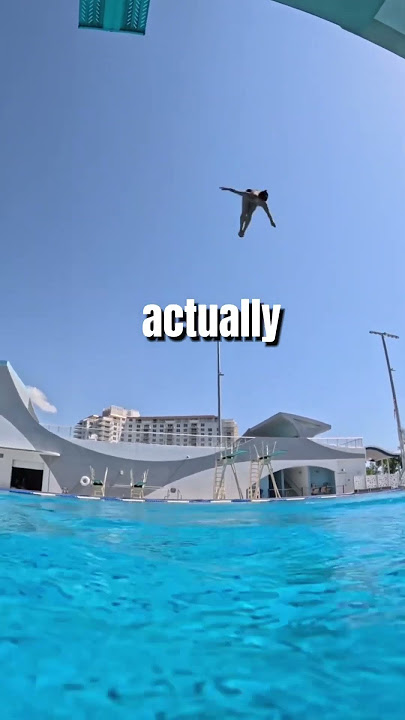 Have you ever wondered how simmers jump from extreme height ? 😱
