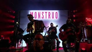 Video thumbnail of "Siggno - Monstruo"