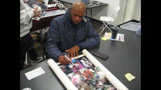 Orlando "El Duque" Hernandez signs autographs for The SI KING 2-3-24