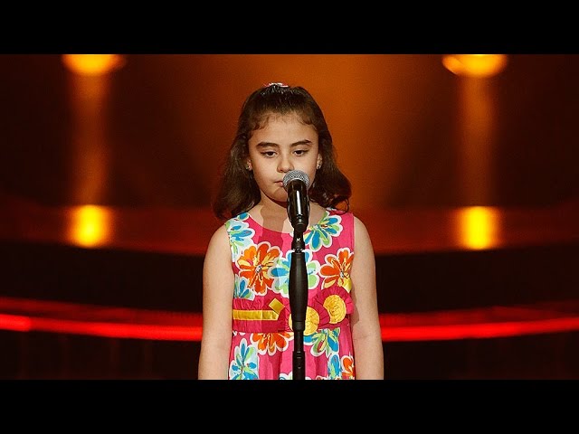 غنى بو حمدان – اعطونا الطفولة - مرحلة الصوت وبس – MBCTheVoiceKids class=