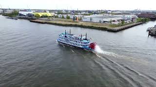 Захватывающий полет над кораблем в Гамбурге: Удивительные кадры снятые с дрона