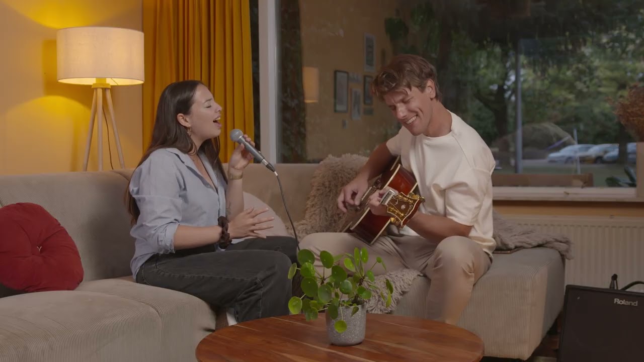 Just the way you are - Bruno Mars (One Takers by Vincie & Tom)