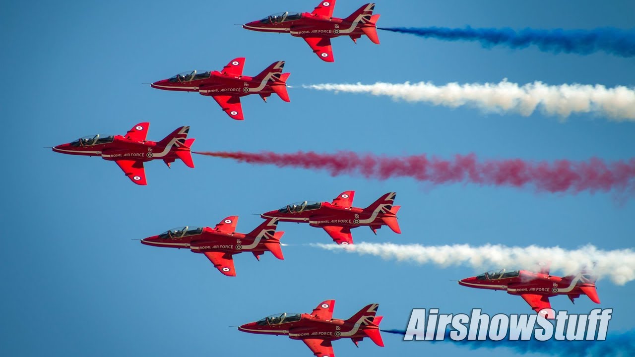 Nikke Illustrer tyfon RAF Red Arrows - RIAT 2018 - YouTube