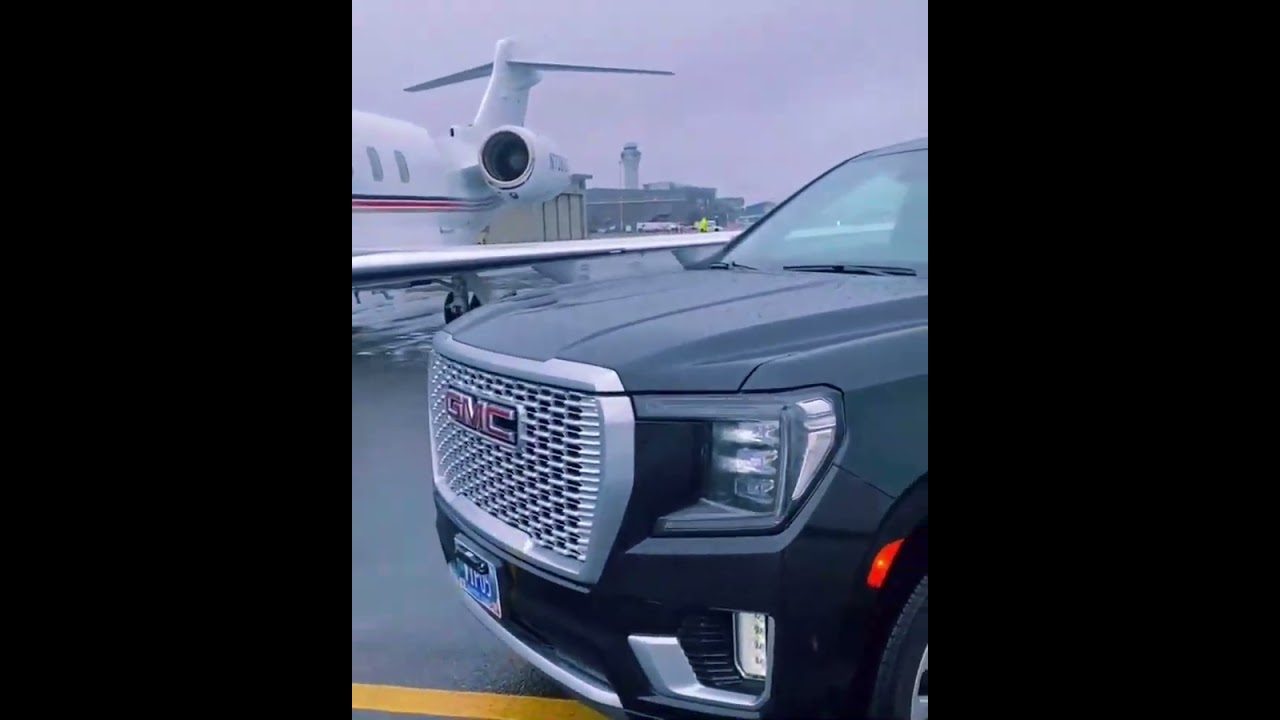 Elegance That Doesn’t Announce — It Arrives — Dallas Limo and Black Cars