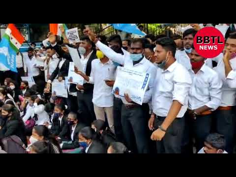 Law students of Karnataka State Law University with members of NSUI raise slogans