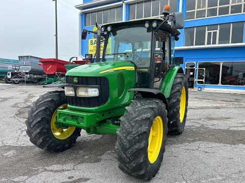 John Deere 5820