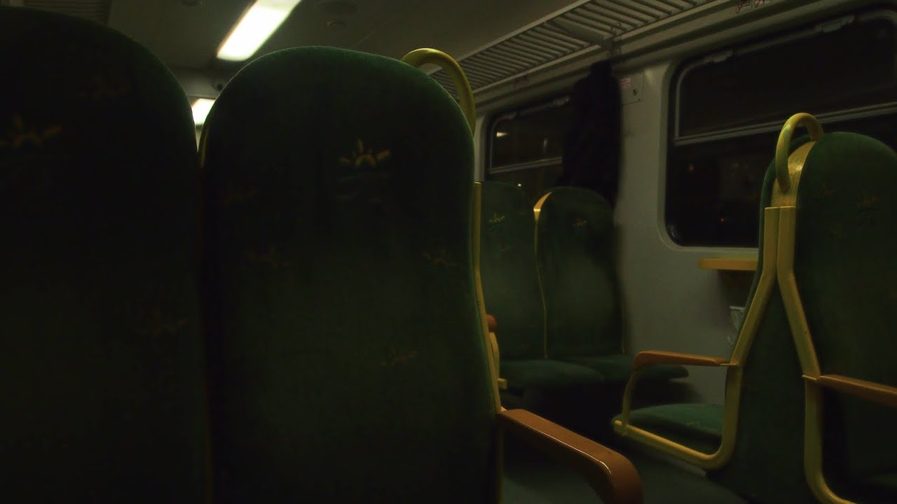 Przejazd EN57AKM-1561 na odcinku Warszawa Zachodnia - Warszawa Włochy na linii R1 | 1.12.2025