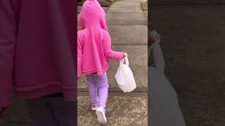 She has 3 cockroaches 🪳 in the bag 😬#cocroach #bug #scary