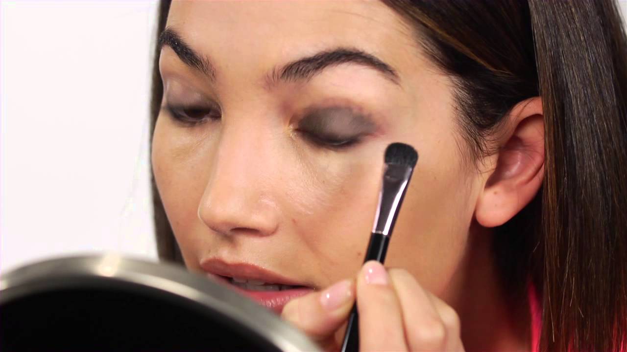2019 year - Video Tutorial: How to Get Lily Aldridge’s Signature Smoky Eye 2019 year