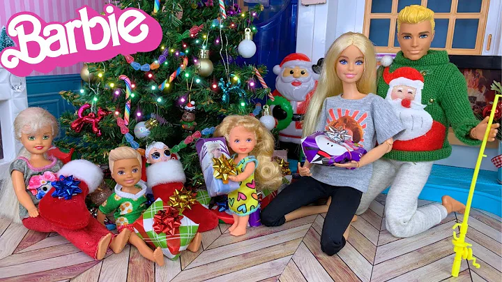 Barbie & Ken Family Christmas Morning Routine Opening Presents