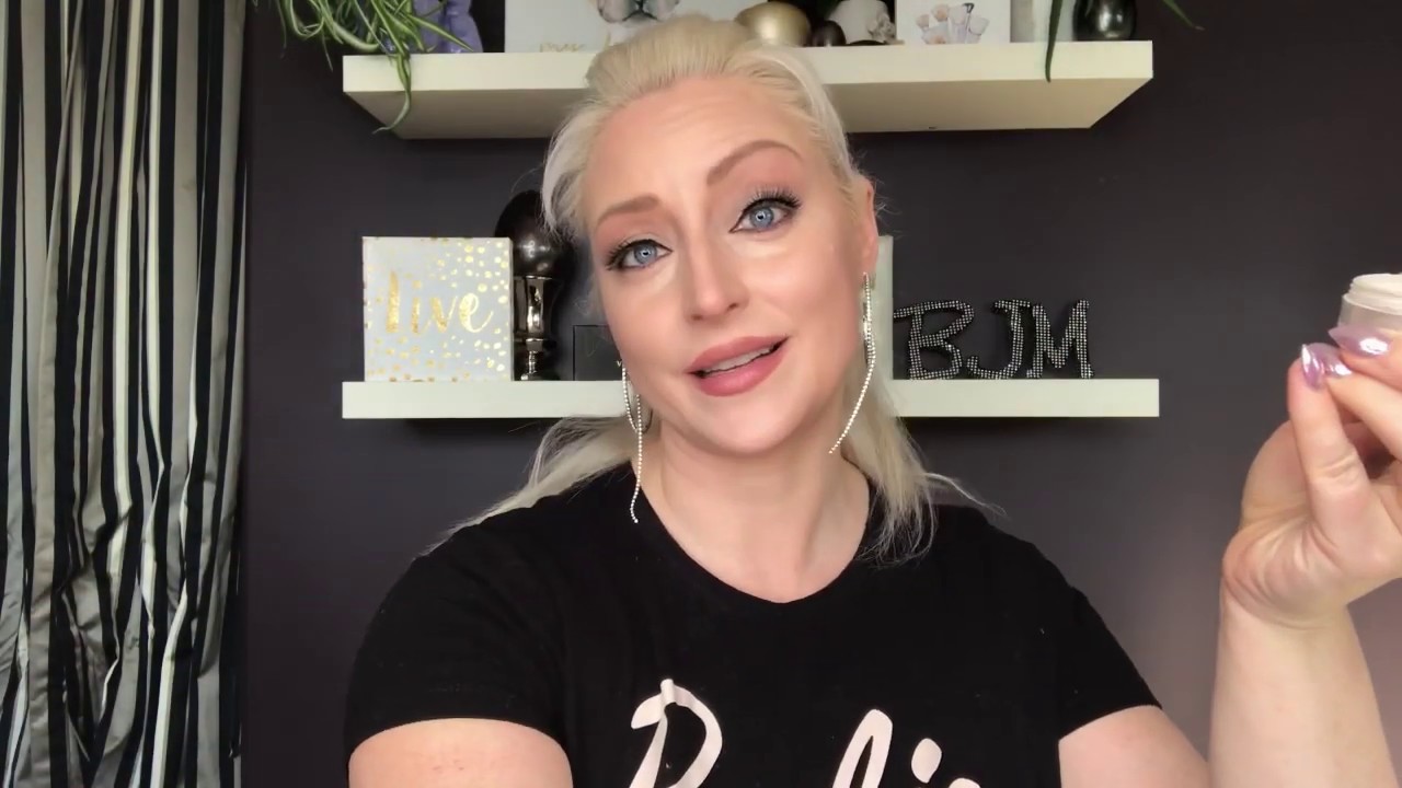 My favourite under eye setting powder!!!