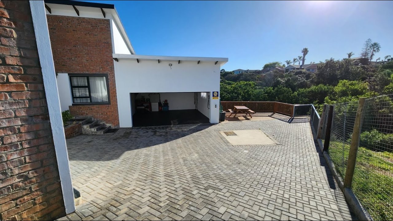 House For Sale in Noorsekloof, Jeffreys Bay