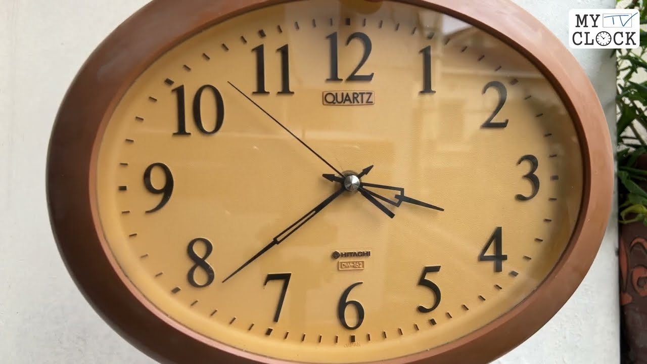HITACHI DW-162 Vintage Wall Clock Classic Japanese Quartz Design