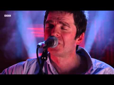 Noel Gallagher - Wonderwall (Radio 2 In Concert)