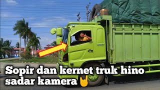 Bus gumarang jaya gasruk saat keluar terminal,sopir dan kernet truk hino sadar kamera?