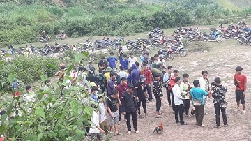 kuv Moua Ham coj peb mus saib moob tso qaib dib sib ncawm ua si nyob moo nyev