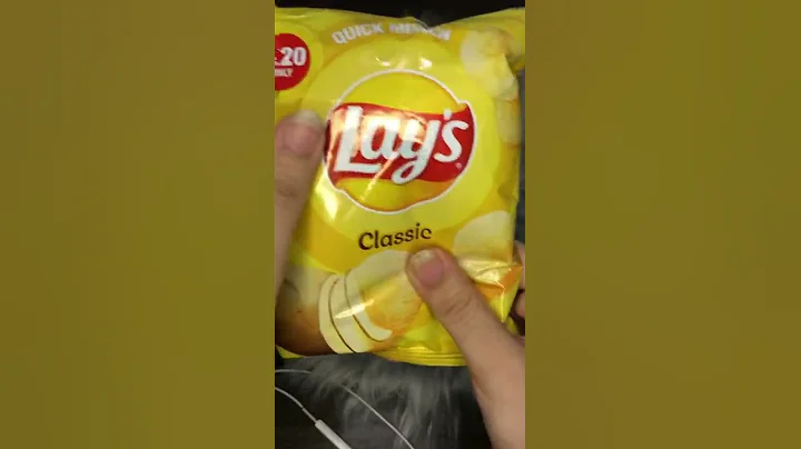 Day 01 - Lays & Coca Cola | Rated - 8/10 | Weird Food Combo | ASMR | #20dayschallenge