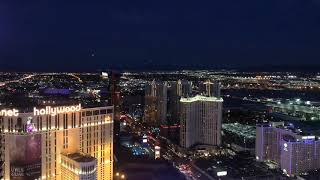 Time Lapse of Airplanes landing in Las Vegas at night
