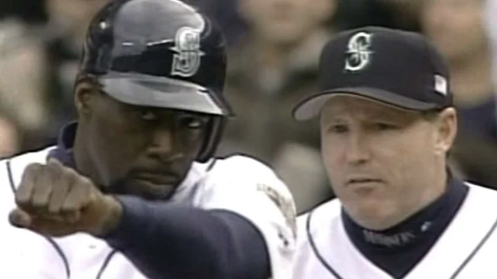 2001ALDS Gm5: McLemore drives in two in the 2nd