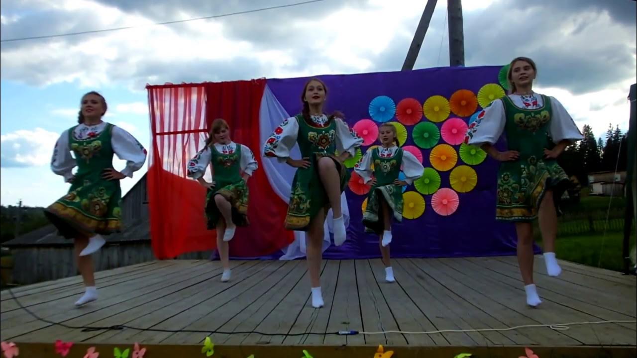 танцы под ромашку. танец луговых цветов. цветы на руку для танца в детском. танец с ромашками для детей.