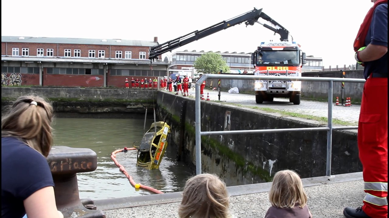 Großübung der DLRG in Cuxhaven (Cuxhavener Nachrichten/Niederelbe-Zeitung) - YouTube