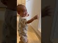 今日もパパが帰宅したので寝室抜け出しお出迎え【1歳と20日】#baby #shorts