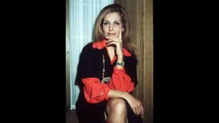 DALIDA - LA MAMMA (1975)  COMPLET VERSION HQ AUDIO chords