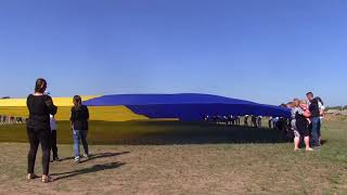 Державний прапор України "Велетень" на Донбасі, в селі Званівка!