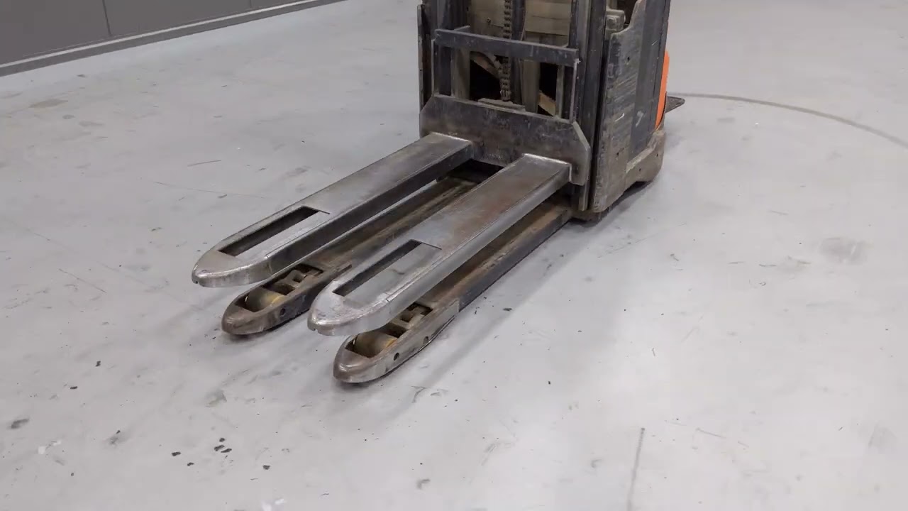 55521 - TOYOTA SWE 200D - AKU WWW.CHUF.COM