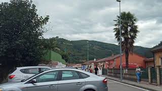 Sonido de la Gaita el día de Asturias. Al lado del bar Parades cerca de Mieres.