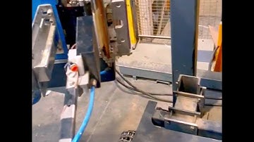 Labeling the Central roll of the pallet #automation #maintenance #engineering #maintenance #mechanic