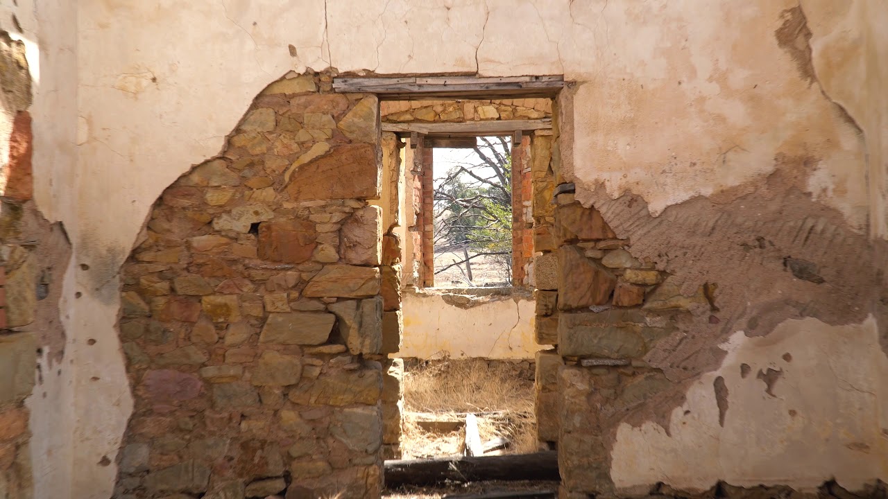 Old Cairn Curran House