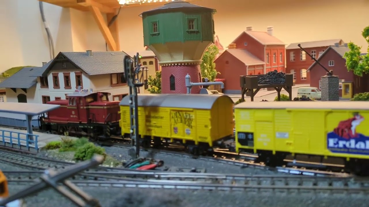 Marklin 3064 with DC 5 pole motor and mfx/DCC decoder.